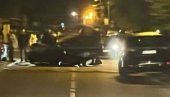 УЖАС НА ЧУКАРИЦИ: Аутомобил на крову, девојка заробљена у возилу (ВИДЕО) УЖАС НА ЧУКАРИЦИ: Аутомобил на крову, девојка заробљена у возилу (ВИДЕО)