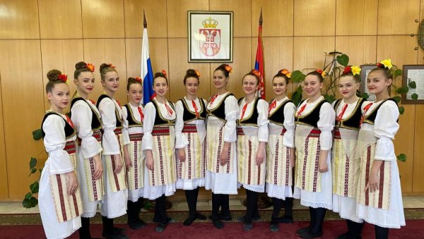 ТАКМИЧЕЊЕ У АМБАСАДИ НАШЕ ЗЕМЉЕ У МОСКВИ: Србија у срцу руске деце ТАКМИЧЕЊЕ У АМБАСАДИ НАШЕ ЗЕМЉЕ У МОСКВИ: Србија у срцу руске деце