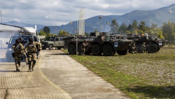 ДОК ПРЕТЕ СУКОБОМ ЗОВУ ЕУФОР У ПОМОЋ: Из Сарајева звецкају оружјем и траже појачање у обрачуну са лидером Српске ДОК ПРЕТЕ СУКОБОМ ЗОВУ ЕУФОР У ПОМОЋ: Из Сарајева звецкају оружјем и траже појачање у обрачуну са лидером Српске