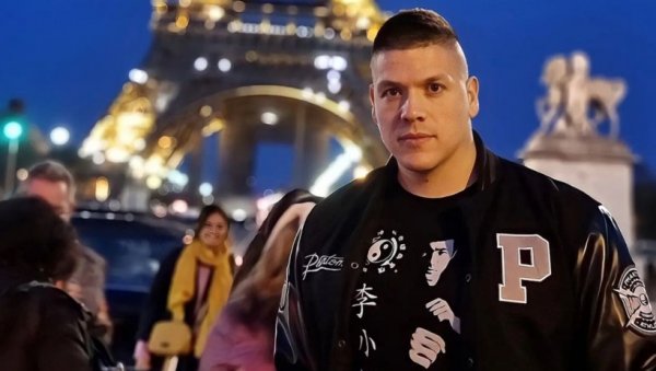 ИЗБЕГАО САМ ПОЉУБАЦ И ЗАМАЛО ДОБИО ЧИЗМУ У ГЛАВУ Слоба Радановић проговорио о непријатностима са наступа, па поменуо бившу жену ИЗБЕГАО САМ ПОЉУБАЦ И ЗАМАЛО ДОБИО ЧИЗМУ У ГЛАВУ Слоба Радановић проговорио о непријатностима са наступа, па поменуо бившу жену