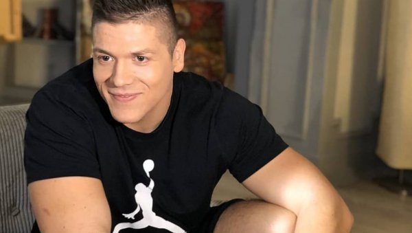 СИН ГА ЈЕ ПРОМЕНИО: Слоба Радановић признао да ли би волео да наследник крене његовим стопама - ево како гледа на децу своје супруге Јелене СИН ГА ЈЕ ПРОМЕНИО: Слоба Радановић признао да ли би волео да наследник крене његовим стопама - ево како гледа на децу своје супруге Јелене