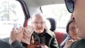 Београдски таксиста потезом одушевио Србију, снимак поделила и Јелена Ђоковић Београдски таксиста потезом одушевио Србију, снимак поделила и Јелена Ђоковић