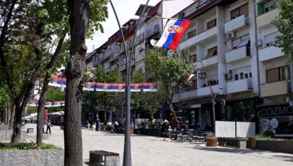 ПРИШТИНА НОВИМ ПРАВИЛИМА САБОТИРА СМЕНУ ЛАЖНИХ ГРАДОНАЧЕЛНИКА: ЦИК чини све да Србима на северу отежа референдум (ВИДЕО) ПРИШТИНА НОВИМ ПРАВИЛИМА САБОТИРА СМЕНУ ЛАЖНИХ ГРАДОНАЧЕЛНИКА: ЦИК чини све да Србима на северу отежа референдум (ВИДЕО)