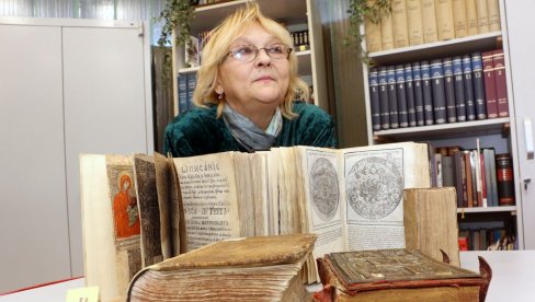 PRIZNANJE DIREKTORKI SMEDEREVSKE BIBLIOTEKE: Marina Lazović nagrađena za učinak u osnivanju mreže biblioteka Srbije