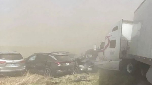 СТРАВИЧАН ЛАНЧАНИ СУДАР У ИЛИНОИСУ: Више од 70 слупаних возила - шесторо мртвих, 37 повређених (ФОТО/ ВИДЕО) СТРАВИЧАН ЛАНЧАНИ СУДАР У ИЛИНОИСУ: Више од 70 слупаних возила - шесторо мртвих, 37 повређених (ФОТО/ ВИДЕО)