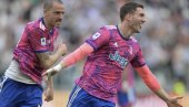 KAD SRBI UZMU STVARI U SVOJE RUKE: Dušan Vlahović proradio posle 773 minuta, a krivac - Filip Kostić (VIDEO) KAD SRBI UZMU STVARI U SVOJE RUKE: Dušan Vlahović proradio posle 773 minuta, a krivac - Filip Kostić (VIDEO)