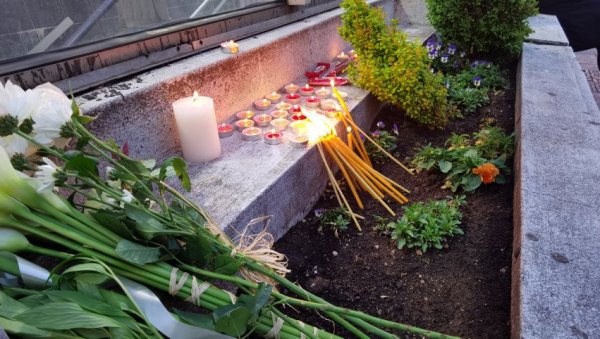 Дирљиви гест Нишлија у част жртава масакра на Врачару ће вас расплакати (ФОТО) Дирљиви гест Нишлија у част жртава масакра на Врачару ће вас расплакати (ФОТО)