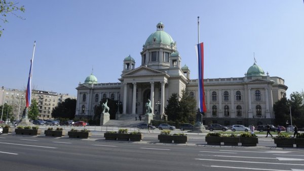У СРБИЈИ СУТРА ДАН ЖАЛОСТИ: Влада донела одлуку поводом трагичних догађаја на КиМ У СРБИЈИ СУТРА ДАН ЖАЛОСТИ: Влада донела одлуку поводом трагичних догађаја на КиМ