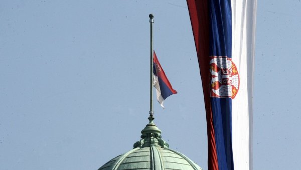 ДАН ЖАЛОСТИ У СРБИЈИ: Влада на предлог председника доноси одлуку након трагедије у Кочанима ДАН ЖАЛОСТИ У СРБИЈИ: Влада на предлог председника доноси одлуку након трагедије у Кочанима