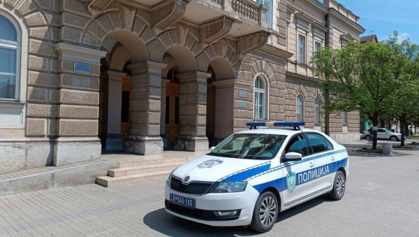 ОЦУ ОКРИВЉЕНОГ ЗА МАСОВНО УБИСТВО У МЛАДЕНОВЦУ ПРОДУЖЕН ПРИТВОР: Још месец дана притвора због нелегалног оружја ОЦУ ОКРИВЉЕНОГ ЗА МАСОВНО УБИСТВО У МЛАДЕНОВЦУ ПРОДУЖЕН ПРИТВОР: Још месец дана притвора због нелегалног оружја