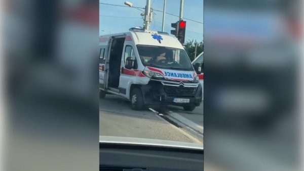 САОБРАЋАЈНА НЕСРЕЋА У БОРЧИ: Сударили се аутомобил и возило Хитне помоћи (ВИДЕО) САОБРАЋАЈНА НЕСРЕЋА У БОРЧИ: Сударили се аутомобил и возило Хитне помоћи (ВИДЕО)