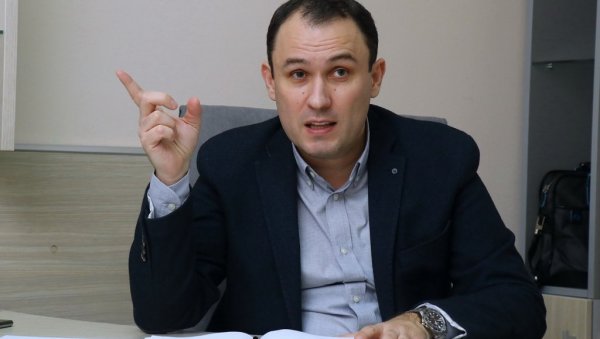ШАПЧАНИМА ЗАХВАЛНА ЦРНА ГОРА: Вујковић присуствовао свечаном отварању Конгреса Удружења физијатара Црне Горе ШАПЧАНИМА ЗАХВАЛНА ЦРНА ГОРА: Вујковић присуствовао свечаном отварању Конгреса Удружења физијатара Црне Горе