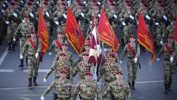 ОДРЖАНА ВОЈНА ПАРАДА У МОСКВИ: Учествовало више од 10.000 људи и 125 комада наоружања и опреме - Обратио се Путин (ФОТО/ВИДЕО) ОДРЖАНА ВОЈНА ПАРАДА У МОСКВИ: Учествовало више од 10.000 људи и 125 комада наоружања и опреме - Обратио се Путин (ФОТО/ВИДЕО)