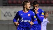 ZVEZDINI KLINCI PORUČUJU: Lepo je u Ligi šampiona, ali važan je i IMT ZVEZDINI KLINCI PORUČUJU: Lepo je u Ligi šampiona, ali važan je i IMT