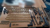 ДЕЧАК, БАБА И ДЕДА КРИЛИ АРСЕНАЛ ОРУЖЈА У КУЋИ: Акција полиције у Новој Вароши ДЕЧАК, БАБА И ДЕДА КРИЛИ АРСЕНАЛ ОРУЖЈА У КУЋИ: Акција полиције у Новој Вароши