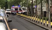 TEŠKO UBISTVO U CENTRU BEOGRADA: Nekoliko patrola policije na mestu zločina TEŠKO UBISTVO U CENTRU BEOGRADA: Nekoliko patrola policije na mestu zločina
