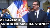 SLIKA KOJA JASNO POKAZUJE RAZLIKE: Šta poručuje opozicija, a šta predsednik Vučić