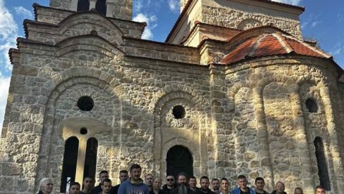 ОБНАВЉАЈУ ЦРКВУ У ВИТОМИРИЦИ КОД ПЕЋИ: Да се народ и даље окупља ОБНАВЉАЈУ ЦРКВУ У ВИТОМИРИЦИ КОД ПЕЋИ: Да се народ и даље окупља