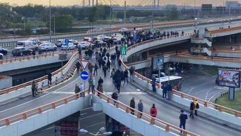 CRTAJU METE NA ČELO TUŽIOCIMA I SUDIJAMA: Eko straža pravi spisak za odstrel - Pozivaju na nasilje i linč svakoga ko radi svoj posao CRTAJU METE NA ČELO TUŽIOCIMA I SUDIJAMA: Eko straža pravi spisak za odstrel - Pozivaju na nasilje i linč svakoga ko radi svoj posao