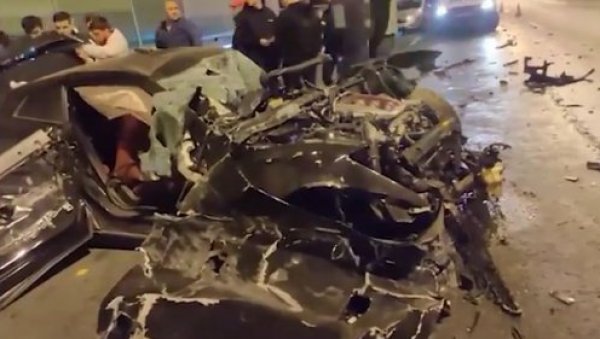 ЈЕЗИВА СМРТ РУСКОГ ФУДБАЛЕРА: Возио 200 на сат и закуцао се у ограду ЈЕЗИВА СМРТ РУСКОГ ФУДБАЛЕРА: Возио 200 на сат и закуцао се у ограду