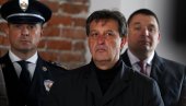 VUČIĆ: Ne pada nam na pamet da smenjujemo Batu Gašića koji radi odličan posao VUČIĆ: Ne pada nam na pamet da smenjujemo Batu Gašića koji radi odličan posao