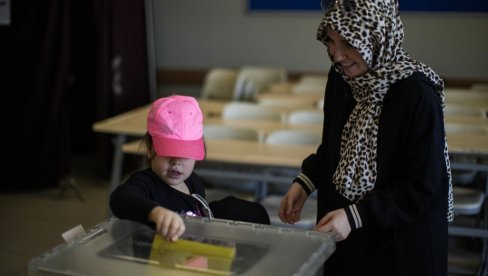 IZBORI U TURSKOJ: Ankete najavljuju tesnu izbornu trku u Istanbulu IZBORI U TURSKOJ: Ankete najavljuju tesnu izbornu trku u Istanbulu