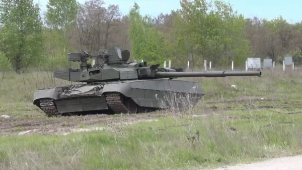 ПОНОС УКРАЈИНСКЕ ОДБРАМБЕНЕ ИНДУСТРИЈЕ: Тенк Т-84 Оплот дебитује у одбрани Харковске области (ВИДЕО) ПОНОС УКРАЈИНСКЕ ОДБРАМБЕНЕ ИНДУСТРИЈЕ: Тенк Т-84 Оплот дебитује у одбрани Харковске области (ВИДЕО)