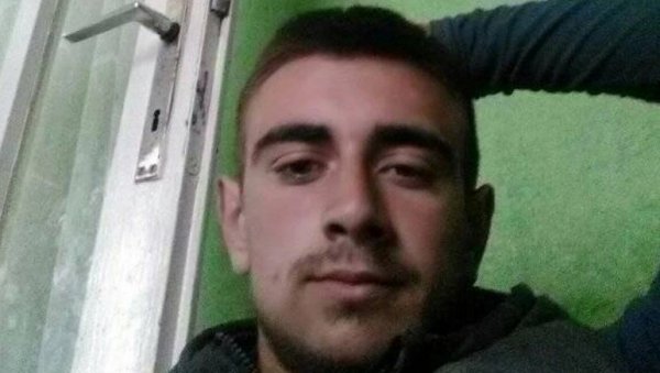 УВЕК ЈЕ БИО ТУ ЗА СВЕ... Ово је младић који је страдао на мотору код Зрењанина УВЕК ЈЕ БИО ТУ ЗА СВЕ... Ово је младић који је страдао на мотору код Зрењанина