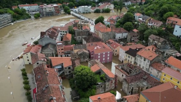 ВРХ ПОПЛАВНОГ ТАЛАСА У ХРВАТСКОЈ: Претња се очекује током ноћи