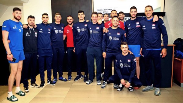 НЕ МОГУ ДА ДОЂЕМ ДО ВАЗДУХА ПОСЛЕ ОВОГА! Сјајни одбојкаши Србије и поред великих проблема остали у конкуренцији за завршницу Лиге нација НЕ МОГУ ДА ДОЂЕМ ДО ВАЗДУХА ПОСЛЕ ОВОГА! Сјајни одбојкаши Србије и поред великих проблема остали у конкуренцији за завршницу Лиге нација