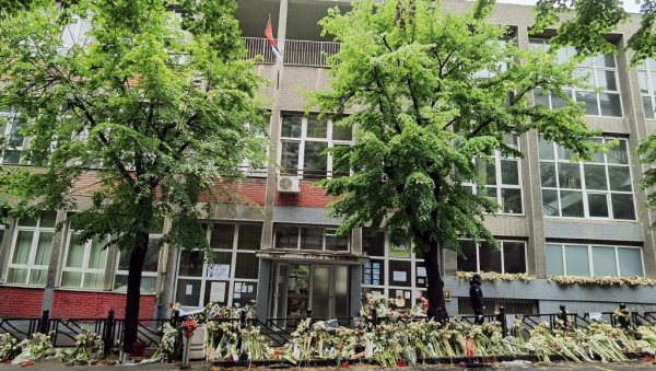 ОБНОВА РИБНИКАРА ПОЧИЊЕ НА ЈЕСЕН: Реконструкцију дела школе у коме се десио масакр почиње на јесен ОБНОВА РИБНИКАРА ПОЧИЊЕ НА ЈЕСЕН: Реконструкцију дела школе у коме се десио масакр почиње на јесен