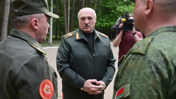НЕЋЕ БИТИ РАТА У БЕЛОРУСИЈИ: Лукашенко упозорава - Овај свет је толико крхак да свака неопрезност може довести до најтежих последица НЕЋЕ БИТИ РАТА У БЕЛОРУСИЈИ: Лукашенко упозорава - Овај свет је толико крхак да свака неопрезност може довести до најтежих последица