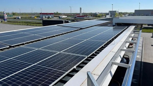 КАКО БРЖЕ ДО СТРУЈЕ ИЗ СОЛАРНИХ ПАНЕЛА: Процедура сада траје четири месеца КАКО БРЖЕ ДО СТРУЈЕ ИЗ СОЛАРНИХ ПАНЕЛА: Процедура сада траје четири месеца