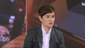 БРНАБИЋ: Лутовац је за своје слике на којима се смеје рекао да протести нису комеморативни скуп, већ политички!