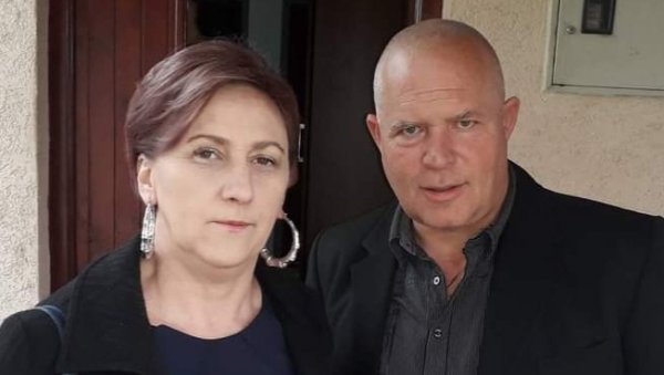 ЛАЖУ ДА ЈЕ ОТЕРАО 20.000 АЛБАНАЦА, БОГА СЕ НЕ ПЛАШЕ: Сузана Трајковић, за Новости, о оптужници против њеног супруга Слађана ЛАЖУ ДА ЈЕ ОТЕРАО 20.000 АЛБАНАЦА, БОГА СЕ НЕ ПЛАШЕ: Сузана Трајковић, за Новости, о оптужници против њеног супруга Слађана