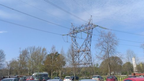 SKORO CELA MIONICA OSTALA BEZ STRUJE: Ona je glavni krivac - napravila kratak spoj i zapalila trafostanicu SKORO CELA MIONICA OSTALA BEZ STRUJE: Ona je glavni krivac - napravila kratak spoj i zapalila trafostanicu