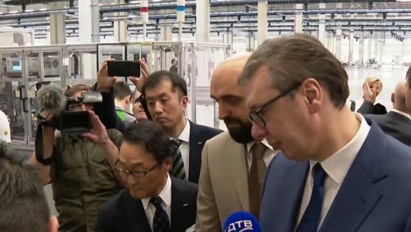 ВУЧИЋ: Тешко да ће многи да оду из земље кад имате овакве фабрике, то је наш успех ВУЧИЋ: Тешко да ће многи да оду из земље кад имате овакве фабрике, то је наш успех
