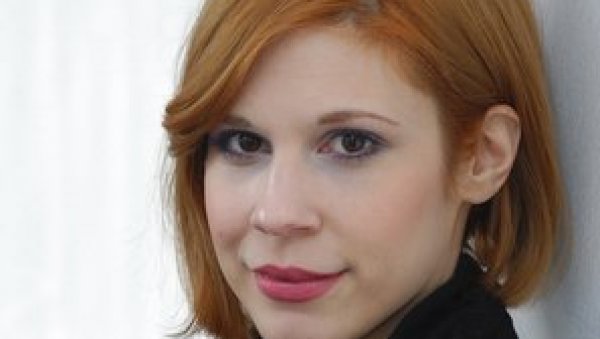 ПРИЗНАЊЕ ЗА ОСЕТЉИВОСТИ: Глумица Искра Брајовић добитница Награде Милутин Бојић за младе песнике ПРИЗНАЊЕ ЗА ОСЕТЉИВОСТИ: Глумица Искра Брајовић добитница Награде Милутин Бојић за младе песнике