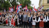 НАЈЈАЧА ПОРУКА ЗА КРАЈ Вучић: Ја да служим странцима, ни за шаку долара, ни за планину власти, никад нећу! Служим грађанима!
