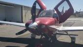 ŽENA BEZ LETAČKOG ISKUSTVA PRIZEMLJILA AVION: Mužu pilotu pozlilo tokom leta ŽENA BEZ LETAČKOG ISKUSTVA PRIZEMLJILA AVION: Mužu pilotu pozlilo tokom leta