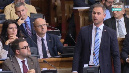 KORISTE TRAGEDIJU U POLITIČKE SVRHE: Karanović o Aleksićevom predlogu Narodnoj skupštini KORISTE TRAGEDIJU U POLITIČKE SVRHE: Karanović o Aleksićevom predlogu Narodnoj skupštini