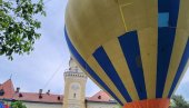 JEDINSTVEN DOŽIVLJAJ RAZGLEDANJA GRADA: U Kikindi održan prvi festival balona (FOTO)