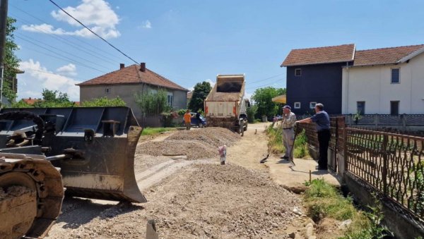 ИНВЕСТИЦИЈА ВРЕДНА 10 МИЛИОНА ДИНАРА: Асфалтирање у Лесковцу се одвија по плану