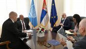 ПРИЛИКА ЗА УСПОСТАВЉАЊЕ САРАДЊЕ: Амбасадор Италије гост у новосадској градској кући ПРИЛИКА ЗА УСПОСТАВЉАЊЕ САРАДЊЕ: Амбасадор Италије гост у новосадској градској кући