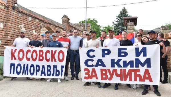 ВЕЛИКИ ЉУДИ И ХЕРОЈИ: Петковић обишао Србе из Косовског Поморавља који пешке иду на скуп у Београду (ФОТО/ВИДЕО) ВЕЛИКИ ЉУДИ И ХЕРОЈИ: Петковић обишао Србе из Косовског Поморавља који пешке иду на скуп у Београду (ФОТО/ВИДЕО)