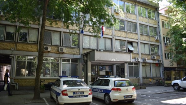 ТРОЈИЦИ КИКИНЂAНА ОДУЗЕТИ СTАН, ПЕТ КУЋА И ИМОВИНА ВРЕДНА 720.000 ЕВРА: Осумњичени за прање новца ТРОЈИЦИ КИКИНЂAНА ОДУЗЕТИ СTАН, ПЕТ КУЋА И ИМОВИНА ВРЕДНА 720.000 ЕВРА: Осумњичени за прање новца