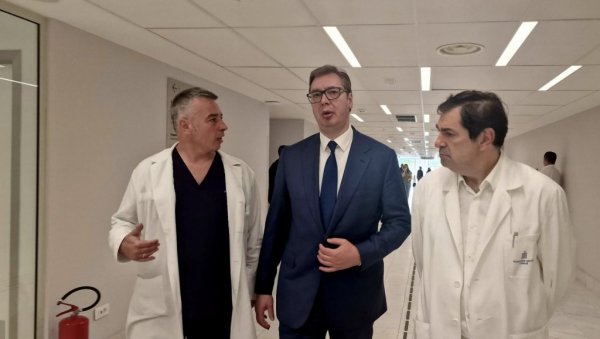 НОВОСТИ САЗНАЈУ: Председник Вучић обишао повређене у масакрима у Рибникару и Малом Орашју (ФОТО, ВИДЕО) НОВОСТИ САЗНАЈУ: Председник Вучић обишао повређене у масакрима у Рибникару и Малом Орашју (ФОТО, ВИДЕО)