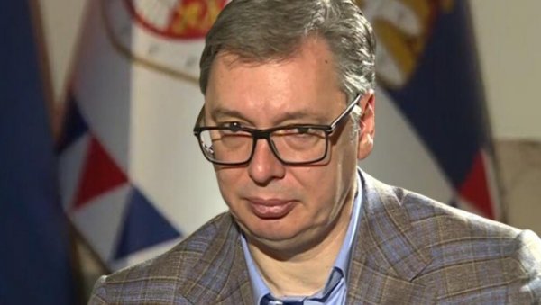ВУЧИЋ: Не видим каква је срамота у томе што неко једе сендвич ВУЧИЋ: Не видим каква је срамота у томе што неко једе сендвич