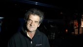 ПРЕДСЕДНИК НАМ ЈЕ ДАО НАДУ: Уметник из Штрпца са породицом кренуо за Београд ПРЕДСЕДНИК НАМ ЈЕ ДАО НАДУ: Уметник из Штрпца са породицом кренуо за Београд