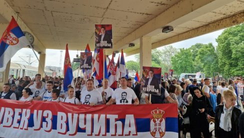 SRBIJA NADE: Građani iz svih krajeva naše zemlje krenuli na najveći skup u Beogradu (VIDEO)
